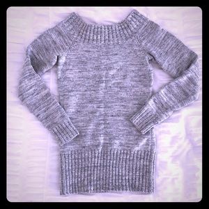 Adorable Grey scoop neck sweater!